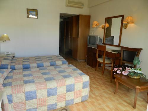 M. Moniatis Hotel - image 7