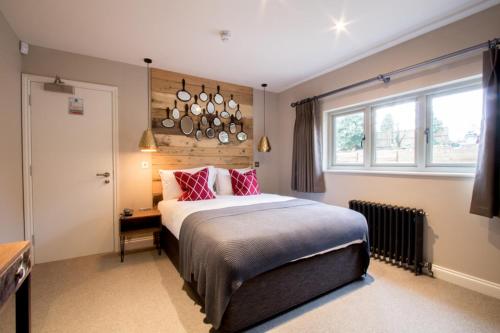 The Litton - image 3