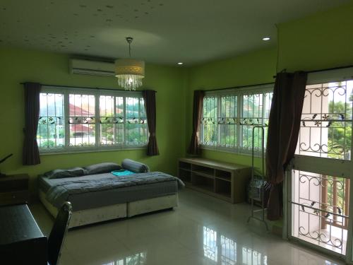 Khun Pom's House Khun Pom's House