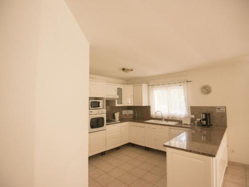 Cozy Holiday Home in Moriani-Plage with Swimming Pool - image 8