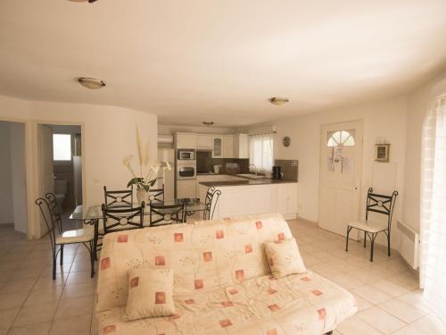 Cozy Holiday Home in Moriani-Plage with Swimming Pool - image 6