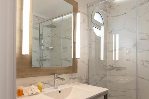 Double Room with Terrace - Annex image 5