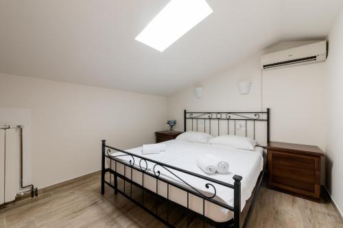 Miracolo di Mare Retro Room Type - Small Double Room