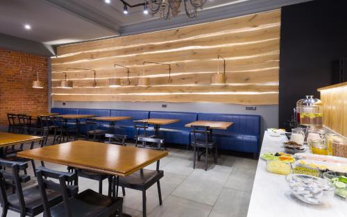 尊贵S10车站图片