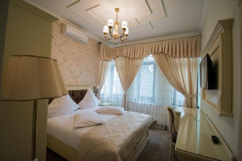 Boutique Tosca Regal - image 6