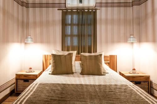 1 queen bed, 1 sofa bed