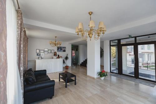 Hotel Cristian - image 5