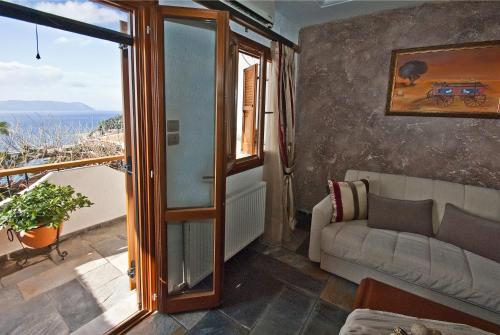 爱琴海海浪-灯塔酒店 爱琴海海浪-灯塔酒店