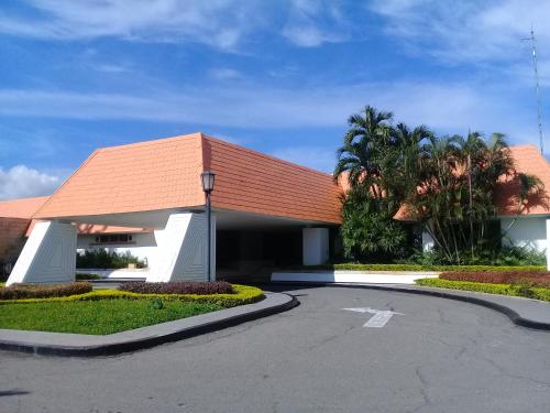 Restoran, Casa Girardot Condominio El penon 5 Habitaciones. in Girardot