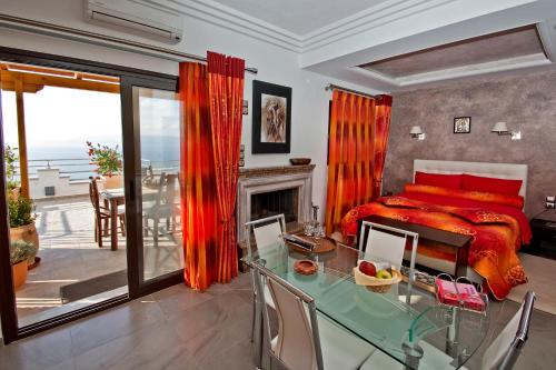 爱琴海海浪-灯塔酒店 爱琴海海浪-灯塔酒店