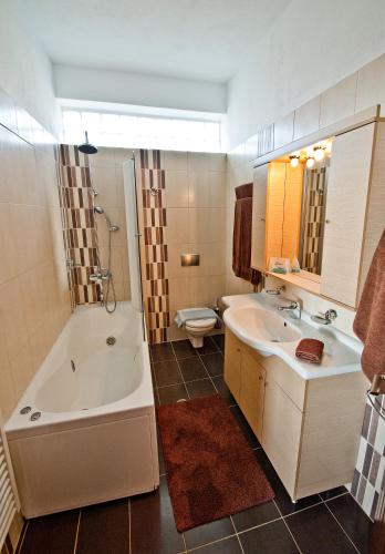 爱琴海海浪-灯塔酒店 爱琴海海浪-灯塔酒店