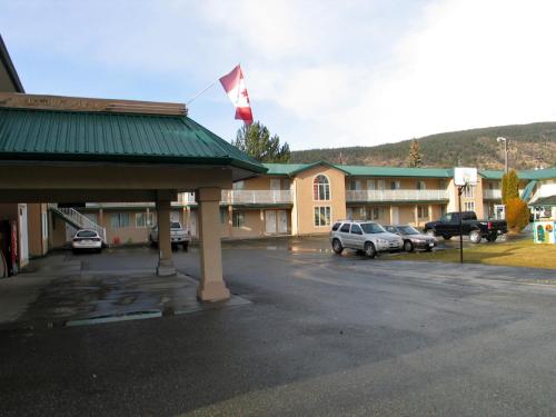 Intown Inn&Suites - Hotel - Merritt