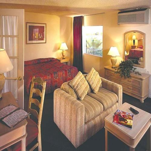 Desert Hot Springs Spa Hotel - image 5