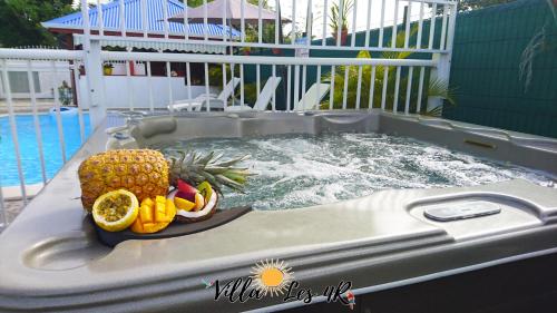 spa, Villa Piscine & Spa Jacuzzi Prives a 15min des Plages in Les Abymes