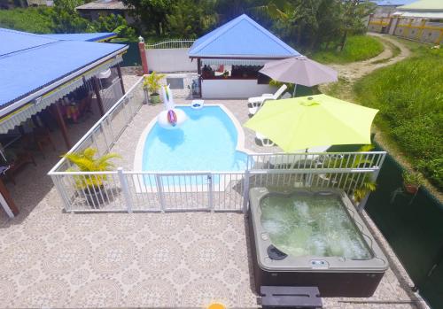 Vue extérieure, Villa Piscine & Spa Jacuzzi Prives a 15min des Plages in Les Abymes