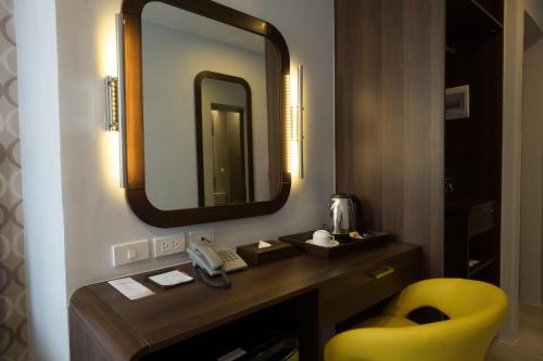 One Central Hotel & Suites