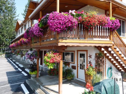 ทางเข้า, Gateway Motel in เรเดียมฮอตสปริง (บริติชโคลัมเบีย)