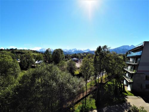 Apartment with Mountain View image 8