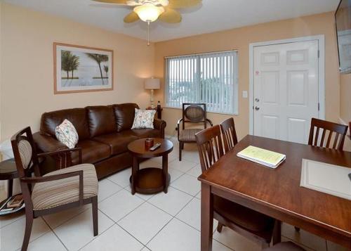 Tropic Breeze 19 One Bedroom Apartment Madeira Beach Fl Tropic Breeze 19 One Bedroom Apartment