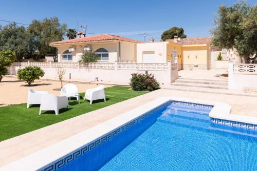 Villa Reyets 4 bed 3 bath Private Pool