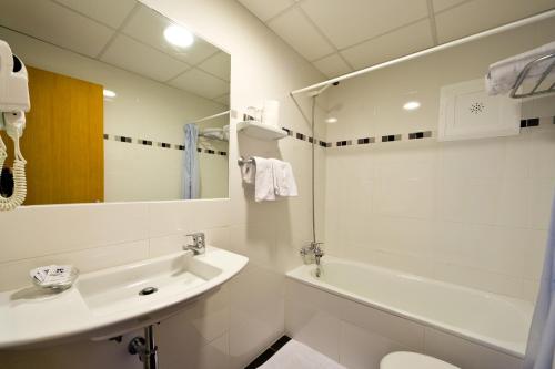 Hotel Costa Mediterraneo - image 4