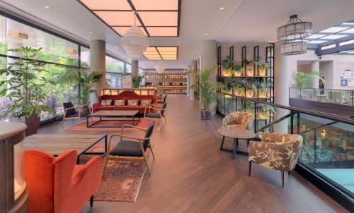 H10 Marina Barcelona Hotel - image 3