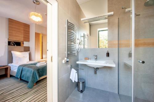 Plaza Boutique Hotel - image 10