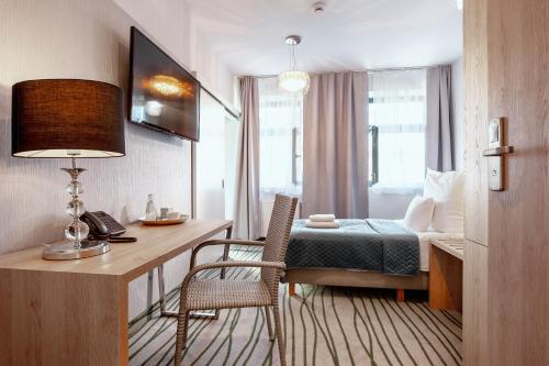 Plaza Boutique Hotel - image 2