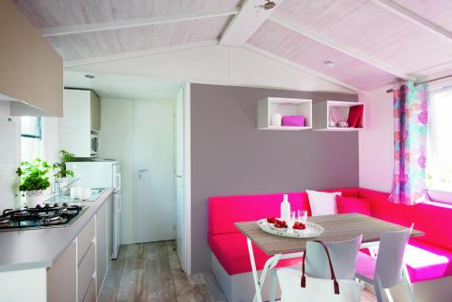 2 bedrooms, 3 beds
