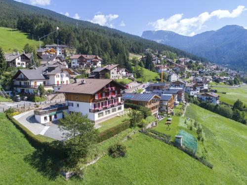  Dolomitenblick in St. Ulrich in Gröden