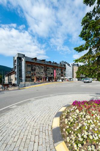 SOMMOS Hotel Aneto - image 9