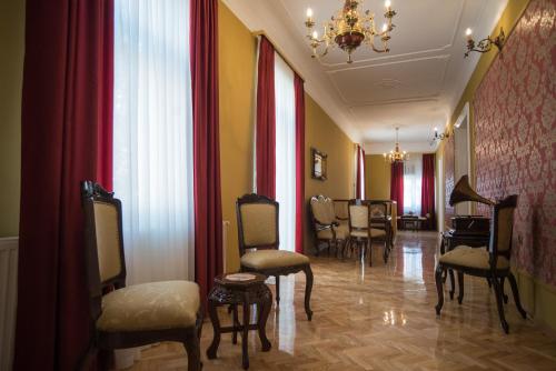 Center Deluxe Garni Hotel - image 8