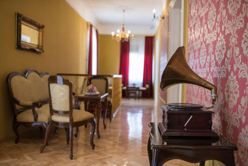 Center Deluxe Garni Hotel - image 14