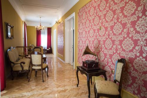 Center Deluxe Garni Hotel - image 5