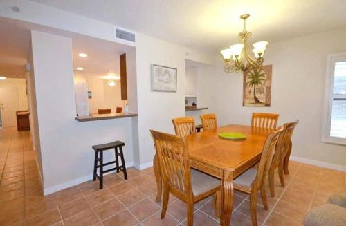 Barefoot Beach 501 - image 6
