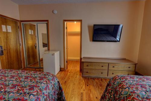 Geneva Hotel - image 4