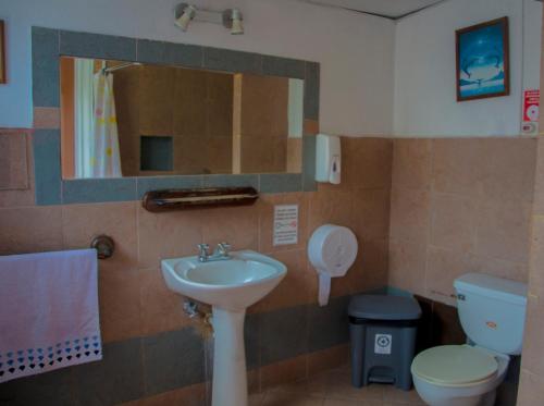 Quadruple Room with Bathroom image 1