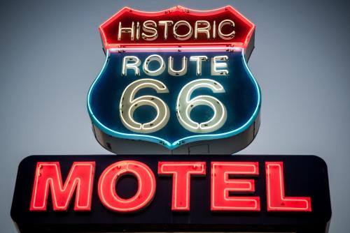 . Historic Route 66 Motel