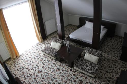 Guest House Blues - image 6