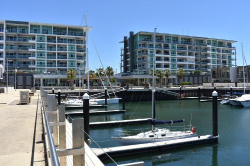 Breakwater Apartment