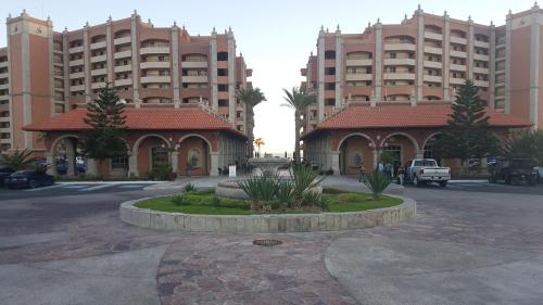 Sonoran Sun Resort - Tap to explore photos