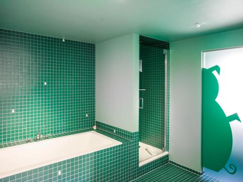 BRATWURSThotel - main image