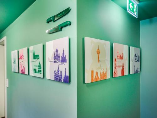 BRATWURSThotel - image 5