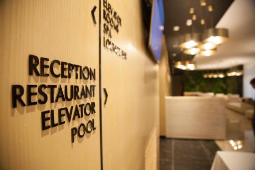 Royal G Hotel basen