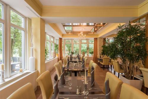 ห้องอาหาร, Parkhotel Frankfurt Airport in ฮัทเทอร์ไชม์ อัม ไมน์