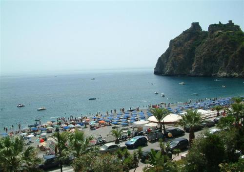  Casa Torre, Pension in SantʼAlessio Siculo