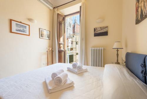 CHARMING 2BED APARTMENT overlooking DUOMO