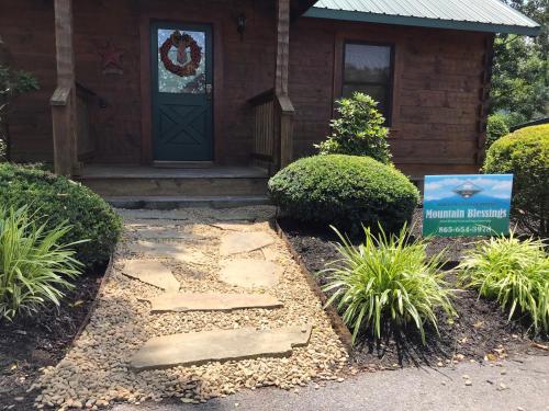 Mountain Blessings – Pigeon Forge, TN