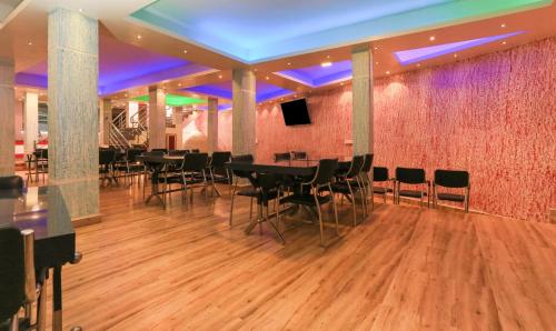 Restaurant, Treebo Light House, 900 Mtrs From Botanical Garden in Doddabetta