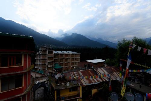 Abode Home Cool & Homely Place – Manali, PA